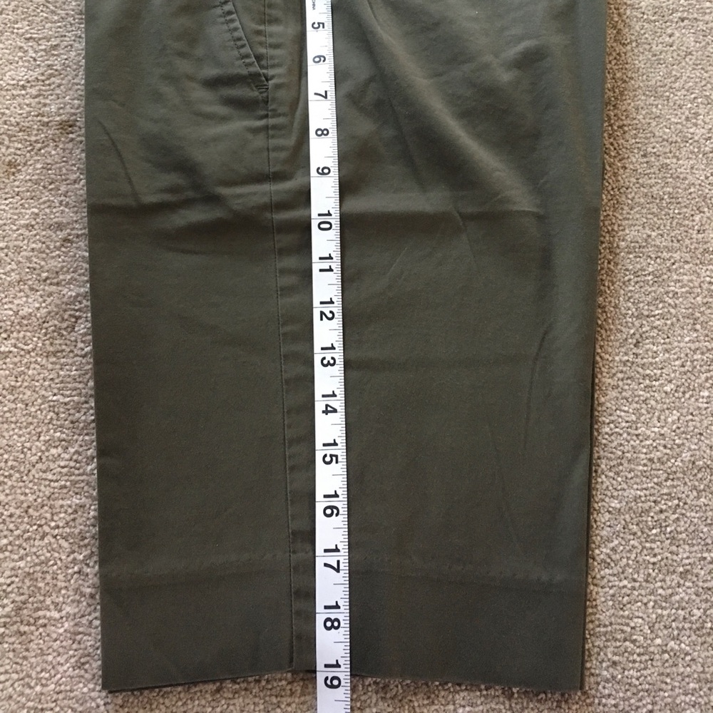 Gap women’s straight Bermuda shorts
